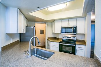 Best Apartments in Scottsdale with Full Kitchen at Stainless Steel Appliances